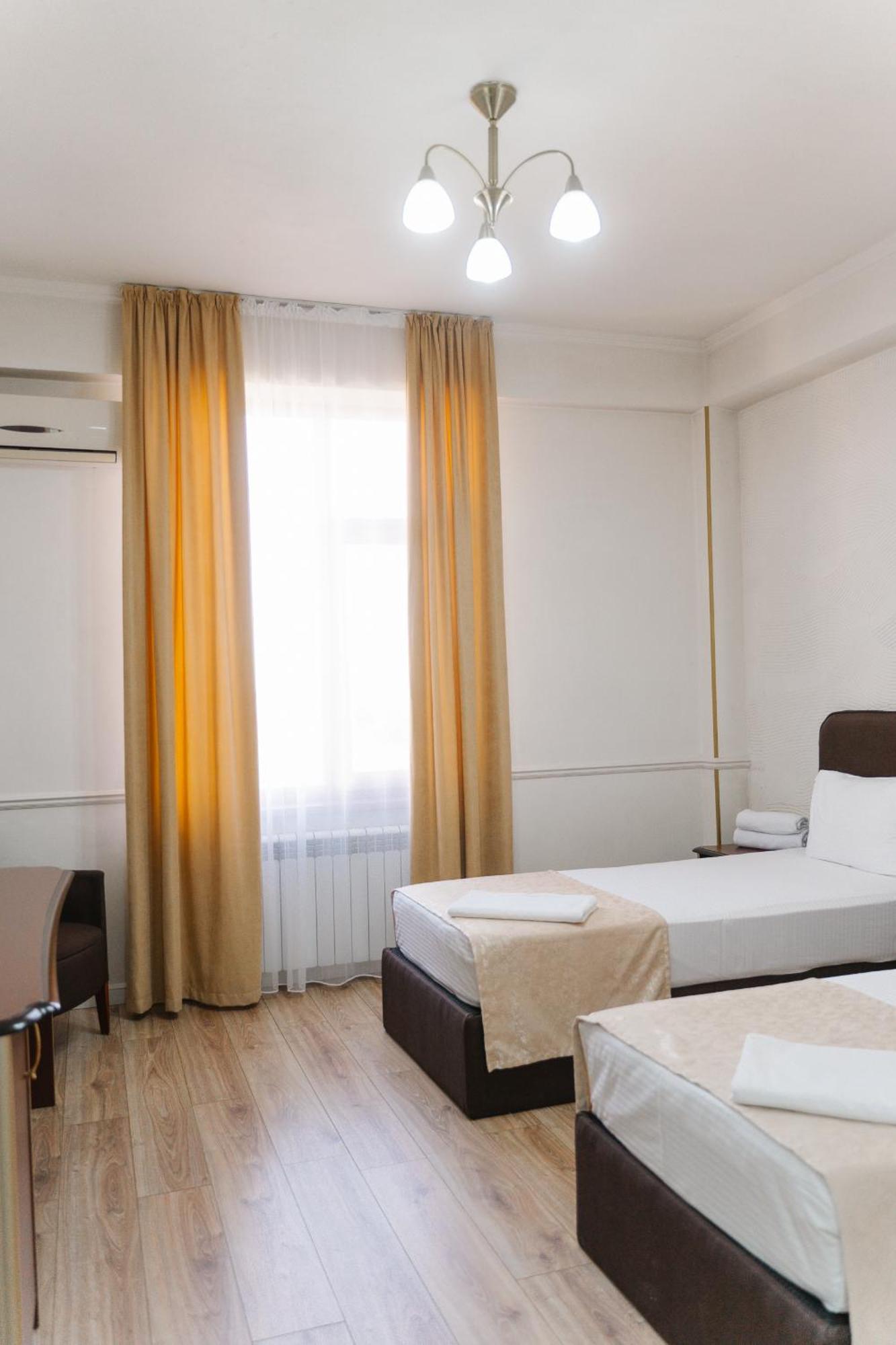 Hotel Bellagio Shymkent Exterior foto